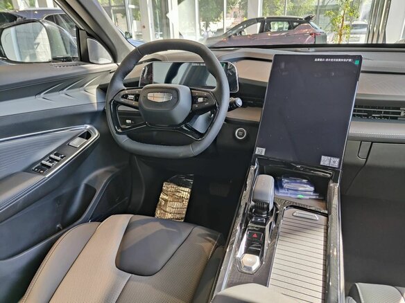 2026 Geely Cityray, серебристый, 3314885 рублей - вид 11