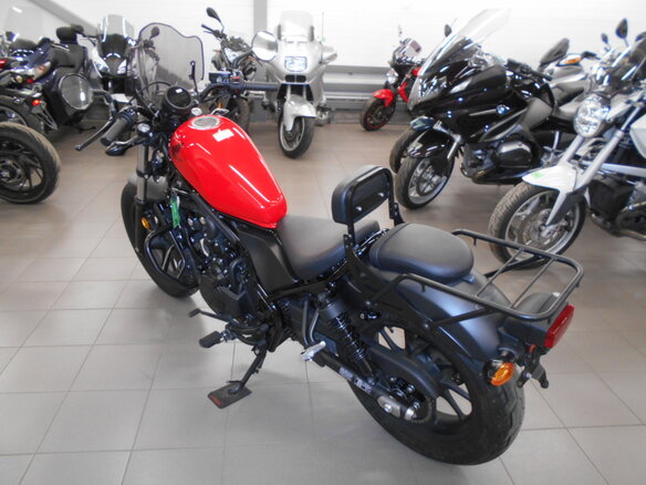 2018 Honda Rebel 500, красный - вид 3