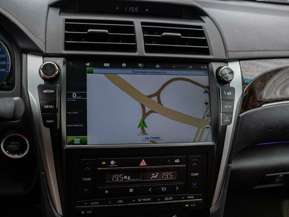 2016 Toyota Camry VII (XV50) Рестайлинг, белый, 2639000 рублей - вид 15