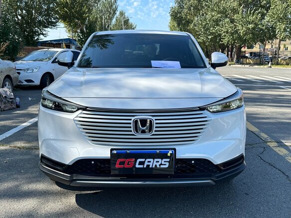 2023 Honda Vezel II, белый, 1830000 рублей - вид 1