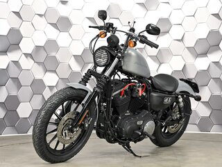 2009 Harley-Davidson Sportster 883, серебристый, 597000 рублей, вид 2