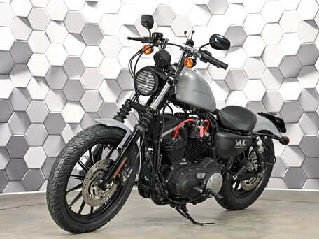 2009 Harley-Davidson Sportster 883, серебристый, 597000 рублей, вид 2