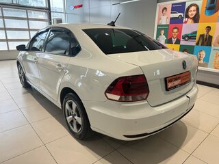 2018 Volkswagen Polo V Рестайлинг, белый, 719000 рублей, вид 4