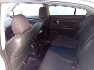 2011 Nissan Tiida I Рестайлинг, серебристый, 610000 рублей, вид 5