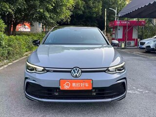 2024 Volkswagen Golf VIII, серый, 1655000 рублей, вид 1