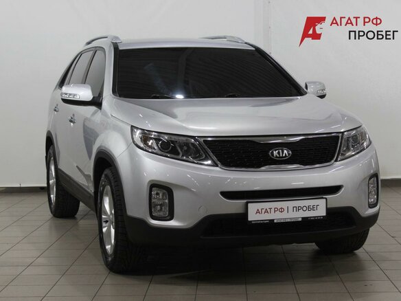 2017 Kia Sorento II Рестайлинг, серебристый, 2075000 рублей - вид 2