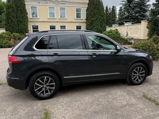 2019 Volkswagen Tiguan II, серый, 2350000 рублей, вид 3