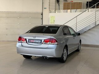 2010 Honda Civic VIII Рестайлинг, серебристый, 909900 рублей, вид 4