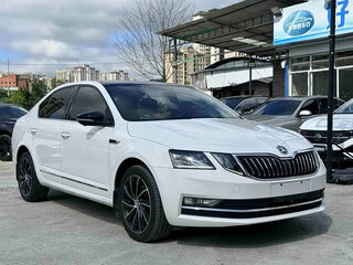 2019 Skoda Octavia III (A7) Рестайлинг, белый, 1133027 рублей, вид 3