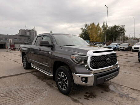 2020 Toyota Tundra Double Cab II Рестайлинг, серый, 5799000 рублей, вид 3