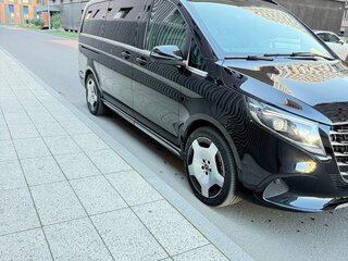 2025 Mercedes-Benz V-Класс Long 300 d длинный III (W447) Рестайлинг 2, чёрный, 12000000 рублей, вид 4