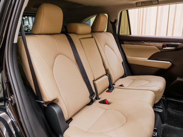 2026 Toyota Highlander IV (XU70), чёрный - вид 15