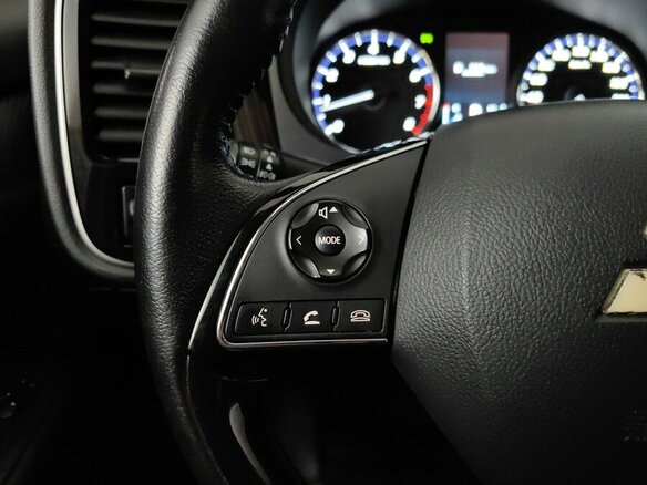 2018 Mitsubishi Outlander III Рестайлинг 2, чёрный, 1735000 рублей - вид 18