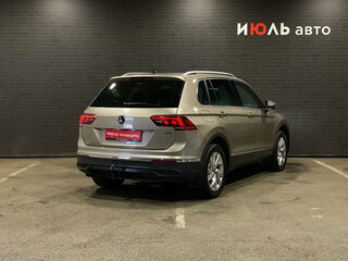2021 Volkswagen Tiguan II Рестайлинг, коричневый, 2490000 рублей, вид 4