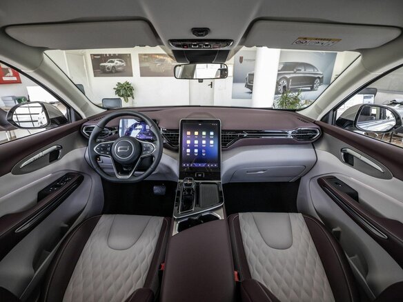 2025 Bestune T90 I, серебристый, 3131000 рублей - вид 15
