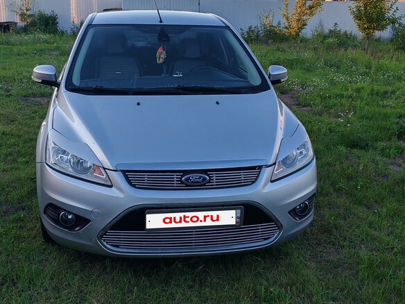 2008 Ford Focus II Рестайлинг, серебристый, 600000 рублей - вид 1