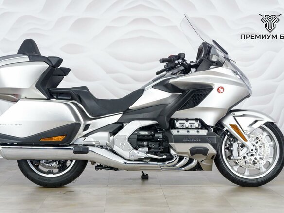 2024 Honda GL 1800 Gold Wing, серебристый, 3149000 рублей
