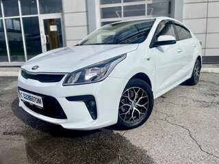 2019 Kia Rio IV, белый, 1230000 рублей, вид 1