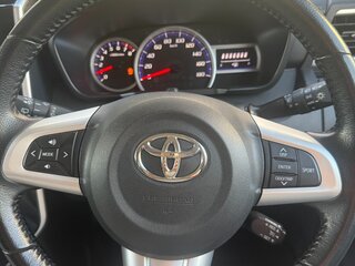 2017 Toyota Roomy I, зелёный, 1100000 рублей, вид 3