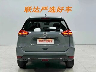 2025 Nissan X-Trail III Рестайлинг 2, серебристый, 1700000 рублей, вид 4