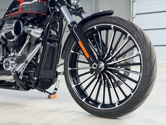 2024 Harley-Davidson Breakout, чёрный - вид 10