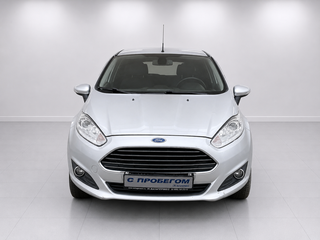 2015 Ford Fiesta Mk6 Рестайлинг, серебристый, 679000 рублей, вид 2