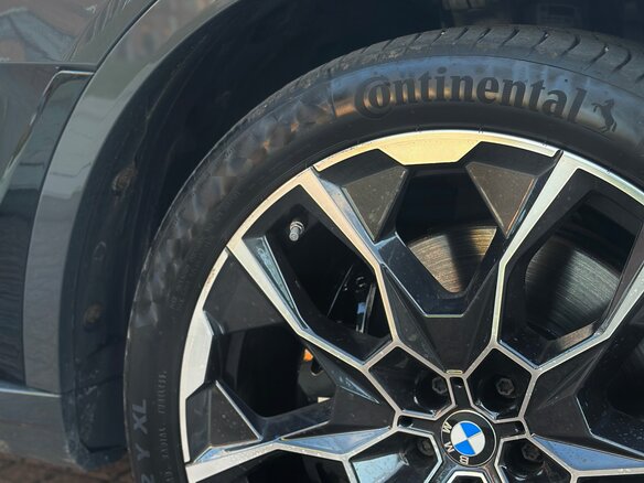 2023 BMW X7 40d I (G07) Рестайлинг, серый - вид 10
