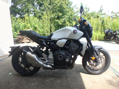 2020 Honda CB 1000R, белый, 1050000 рублей, вид 3