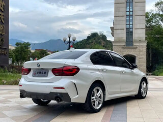 2023 BMW 1 серии 120i III (F52) Рестайлинг, белый, 1795100 рублей, вид 4