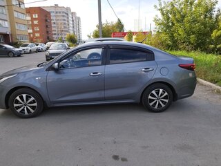 2017 Kia Rio IV, серый, 1350000 рублей, вид 4