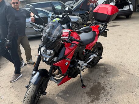 2021 BMW F 900 R, красный, 1050000 рублей, вид 5