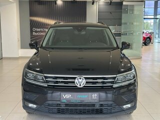 2020 Volkswagen Tiguan II, чёрный, 2597000 рублей, вид 2