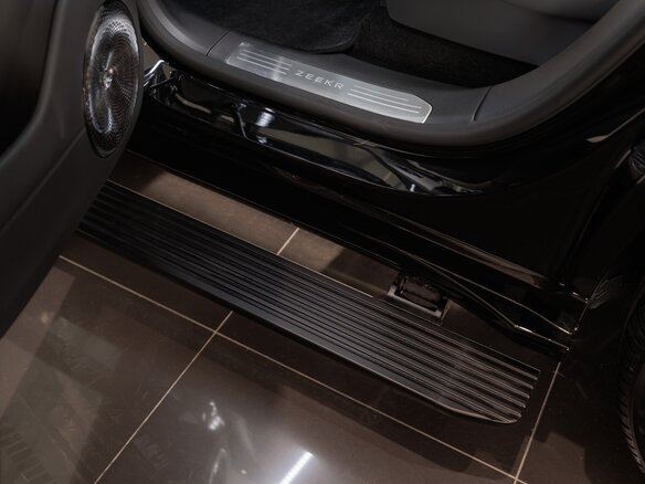 2026 Zeekr 8X 70 kWh, чёрный - вид 26