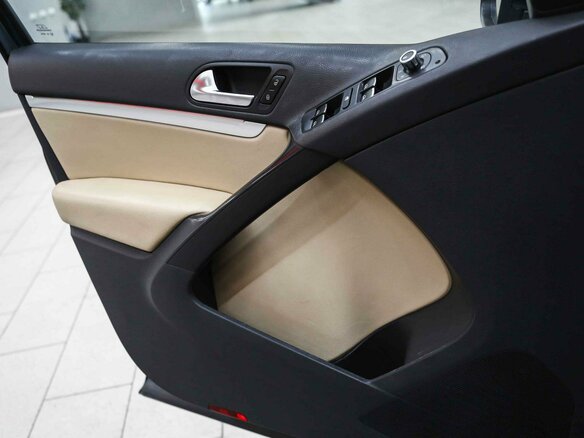 2011 Volkswagen Tiguan I Рестайлинг, чёрный, 990000 рублей - вид 7