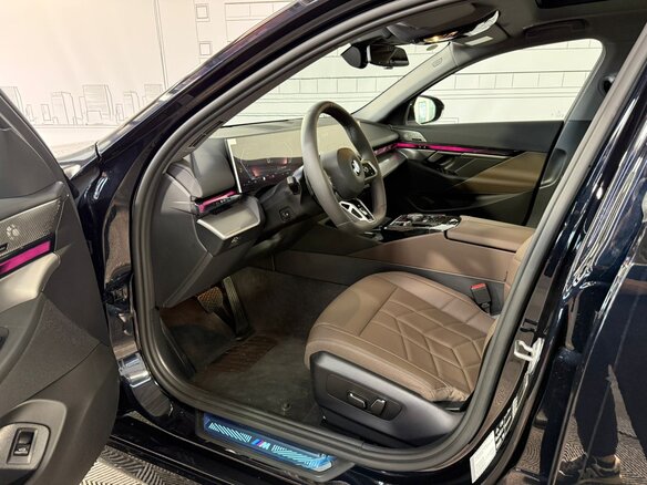 2025 BMW 5 серии Long 530Li xDrive VIII (G60/G61/G68), чёрный, 7699000 рублей - вид 12
