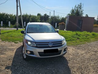 2013 Volkswagen Tiguan I Рестайлинг, серебристый, 1550000 рублей, вид 3