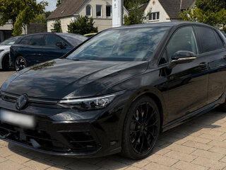 2025 Volkswagen Golf VIII Рестайлинг, чёрный, 2450000 рублей, вид 2
