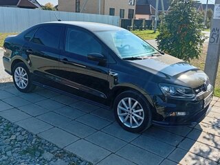 2017 Volkswagen Polo V Рестайлинг, чёрный, 1400000 рублей, вид 2