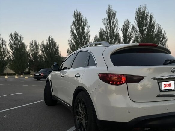 2012 Infiniti FX30d II (S51) Рестайлинг, белый, 1700000 рублей - вид 2
