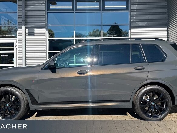 2026 BMW X7 40d I (G07) Рестайлинг, серый, 14200404 рублей - вид 1
