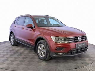 2018 Volkswagen Tiguan II, красный, 2040000 рублей, вид 3