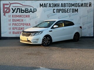 2013 Kia Rio 5-speed III, белый, 775000 рублей, вид 3