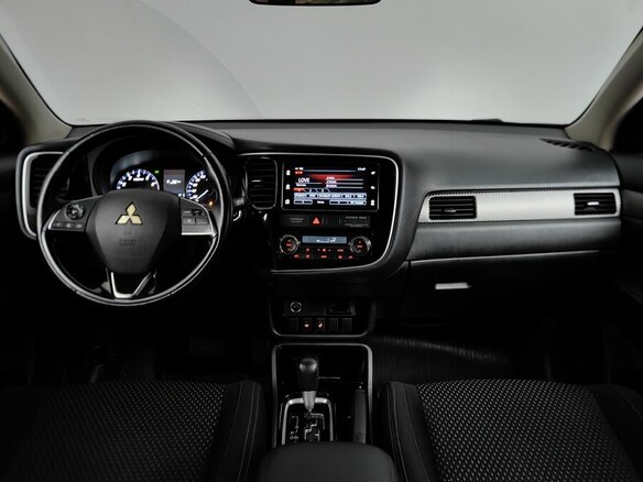2018 Mitsubishi Outlander III Рестайлинг 2, чёрный, 1735000 рублей - вид 11