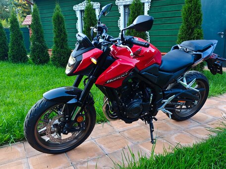 2026 Honda CB 500F, красный, 989999 рублей, вид 4