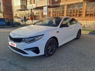 2019 Kia Optima IV Рестайлинг, белый, 1000000 рублей, вид 1