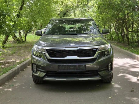 2022 Kia Seltos I, серый, 1980000 рублей, вид 1