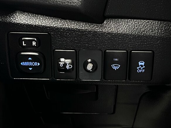 2015 Toyota Corolla XI (E160, E170, E180), чёрный - вид 14