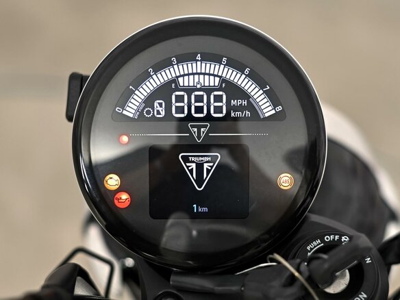 2025 Triumph Speed Twin, серебристый, 1629000 рублей - вид 8