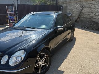 2003 Mercedes-Benz E-Класс 240 III (W211, S211), чёрный, 950000 рублей, вид 2