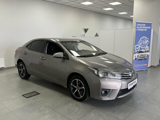 2014 Toyota Corolla XI (E160, E170, E180), серебристый, 830000 рублей, вид 3